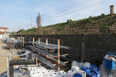 Muro di confine in Via Ugolini a Milano